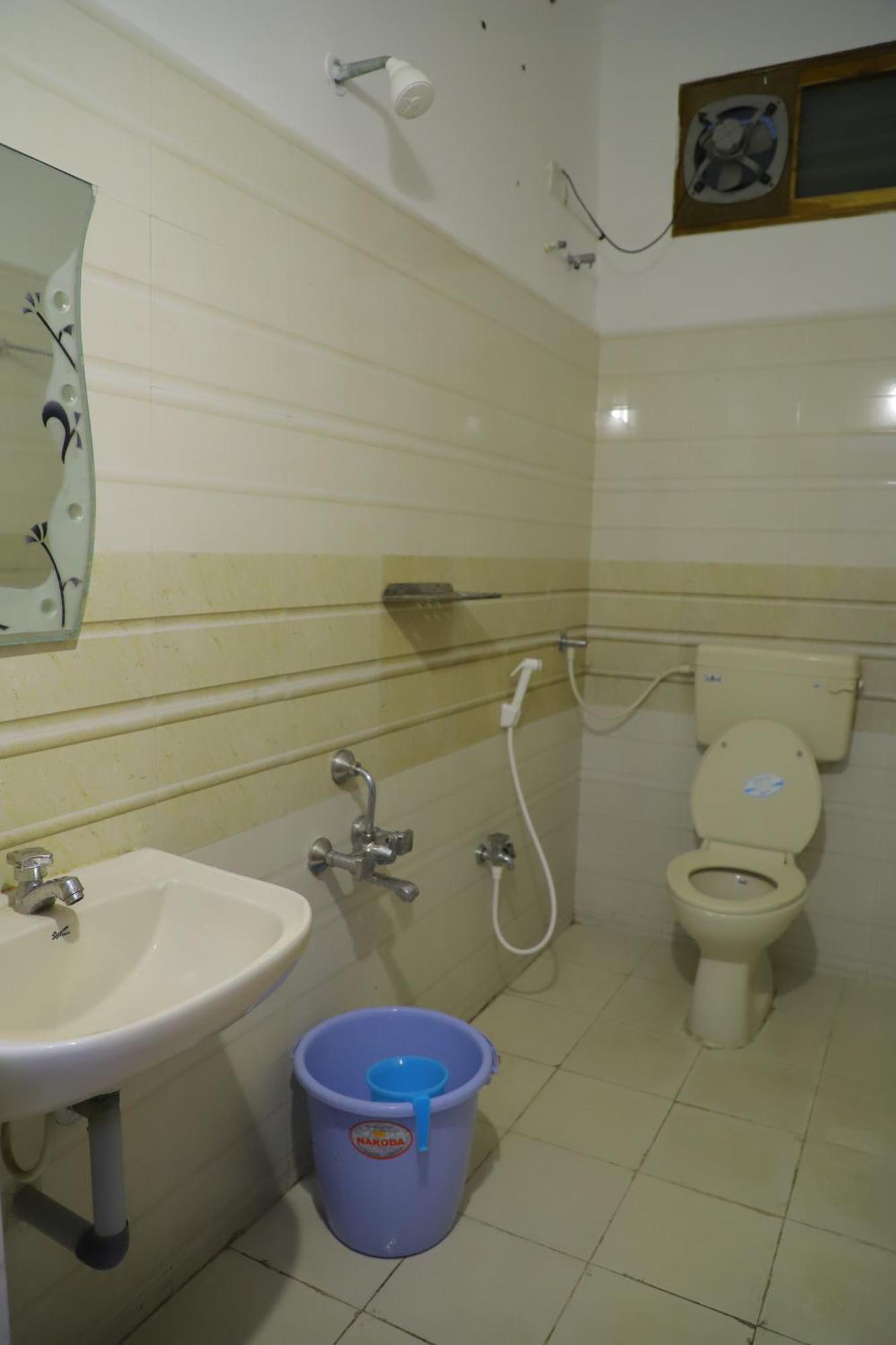 Nanda Mohan Homestay- Luxuries Ac Apartment Close To Alipiri Foothills-Kapila Teertham And Iskcon Temple Тирупати Экстерьер фото